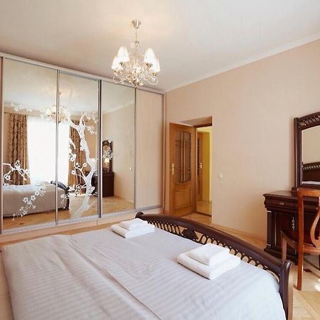 Myaparts B7 Apartment Лвив Екстериор снимка